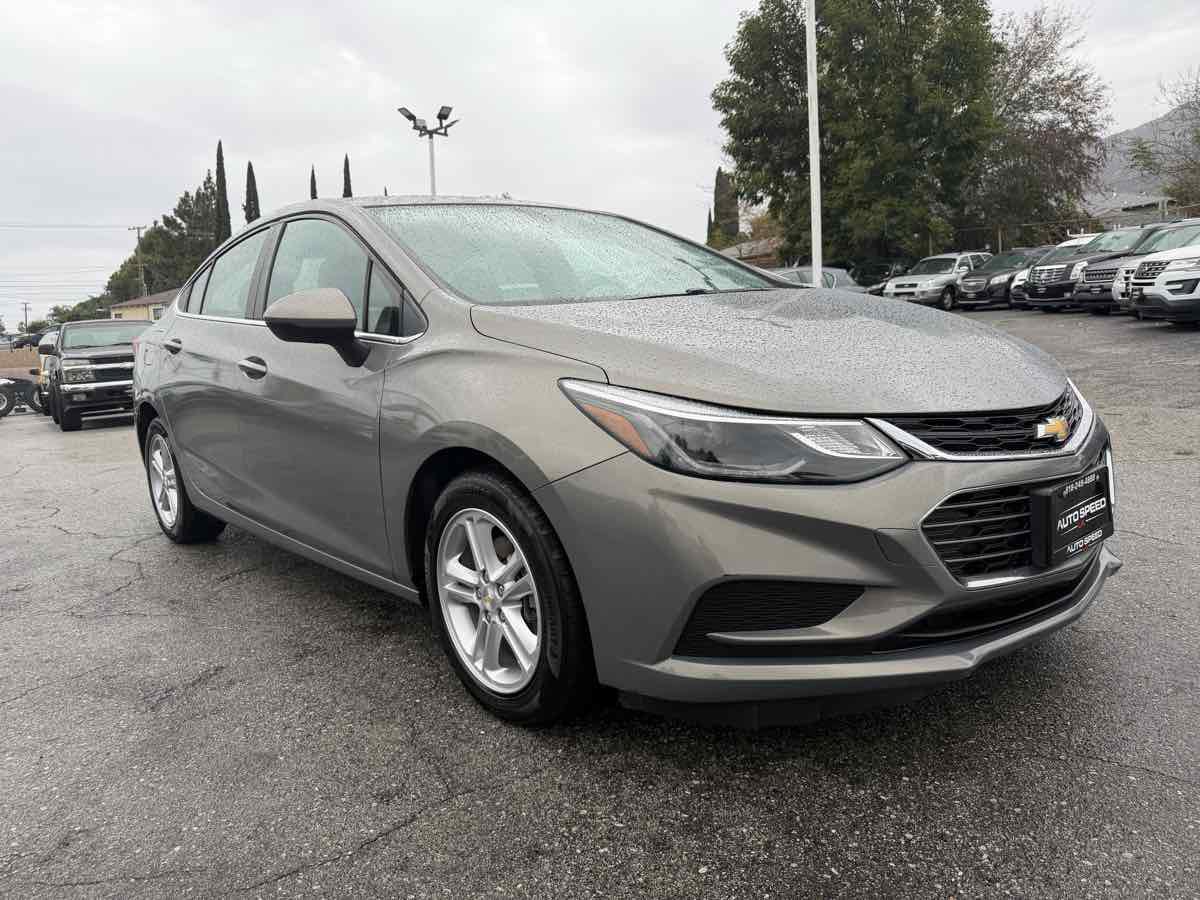 Used 2017 Chevrolet Cruze LT w/ Convenience Package image 1