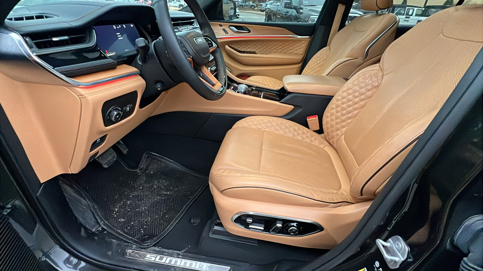 Used 2024 Jeep Grand Cherokee L Summit image 16