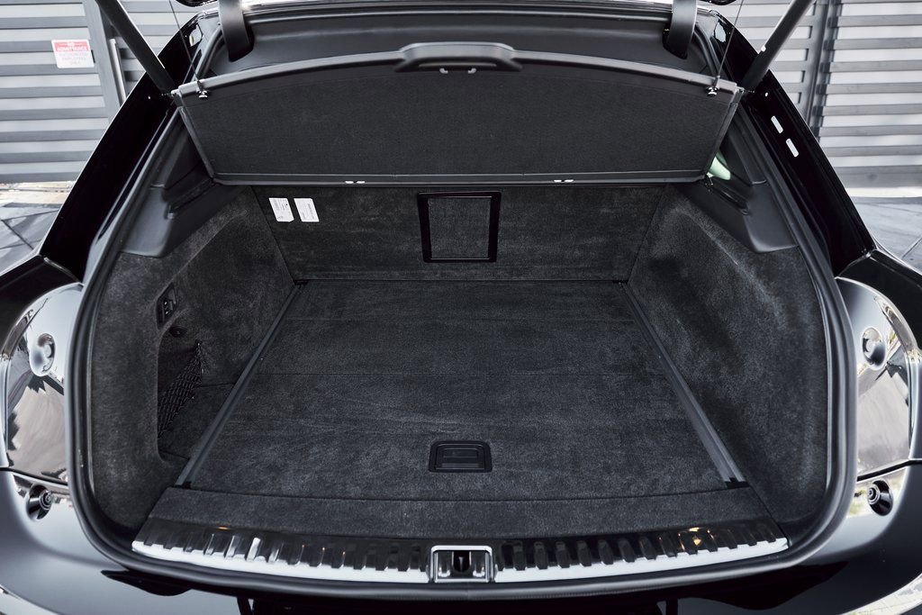 Used 2023 Bentley Bentayga Extended Wheelbase image 17