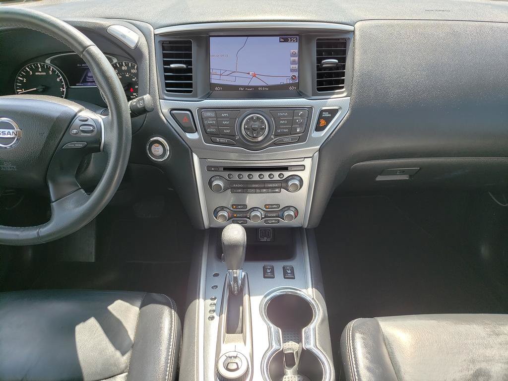 Used 2018 Nissan Pathfinder SL AWD/4WD image 17