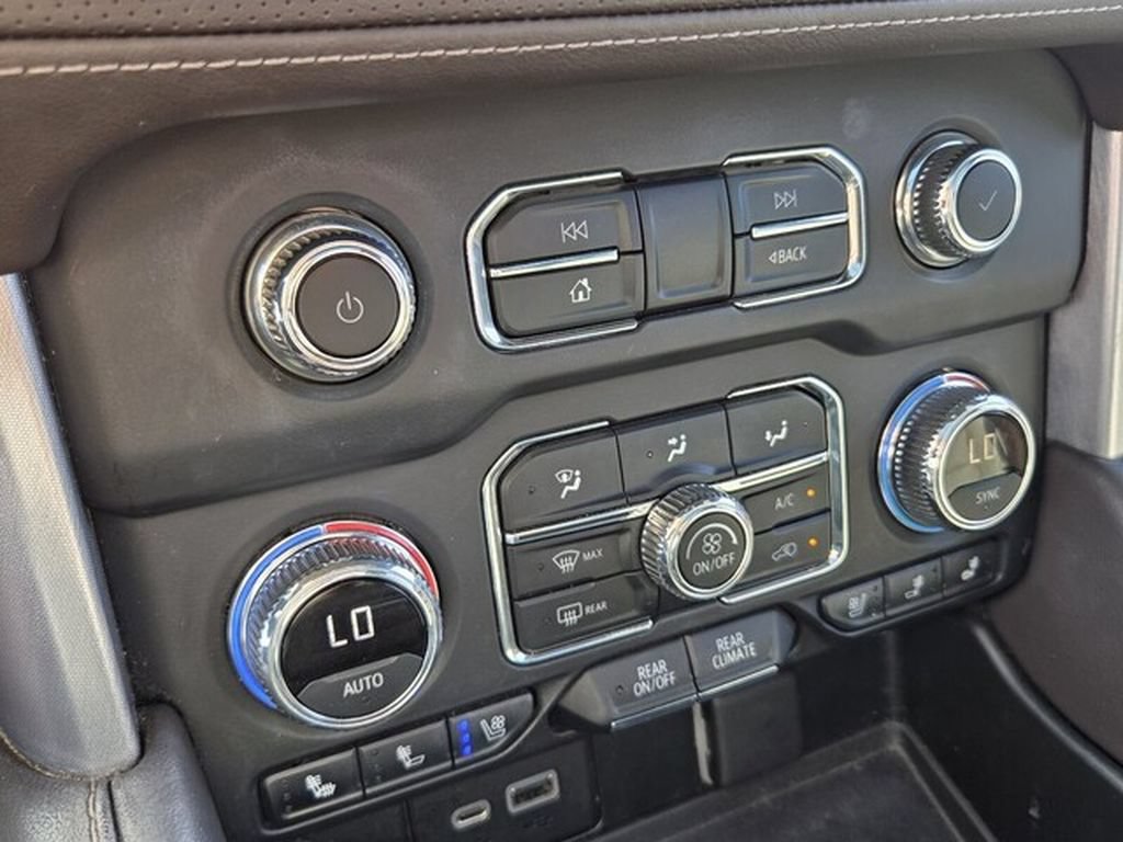 Used 2022 GMC Yukon XL SLT w/ SLT Premium Package RWD image 25