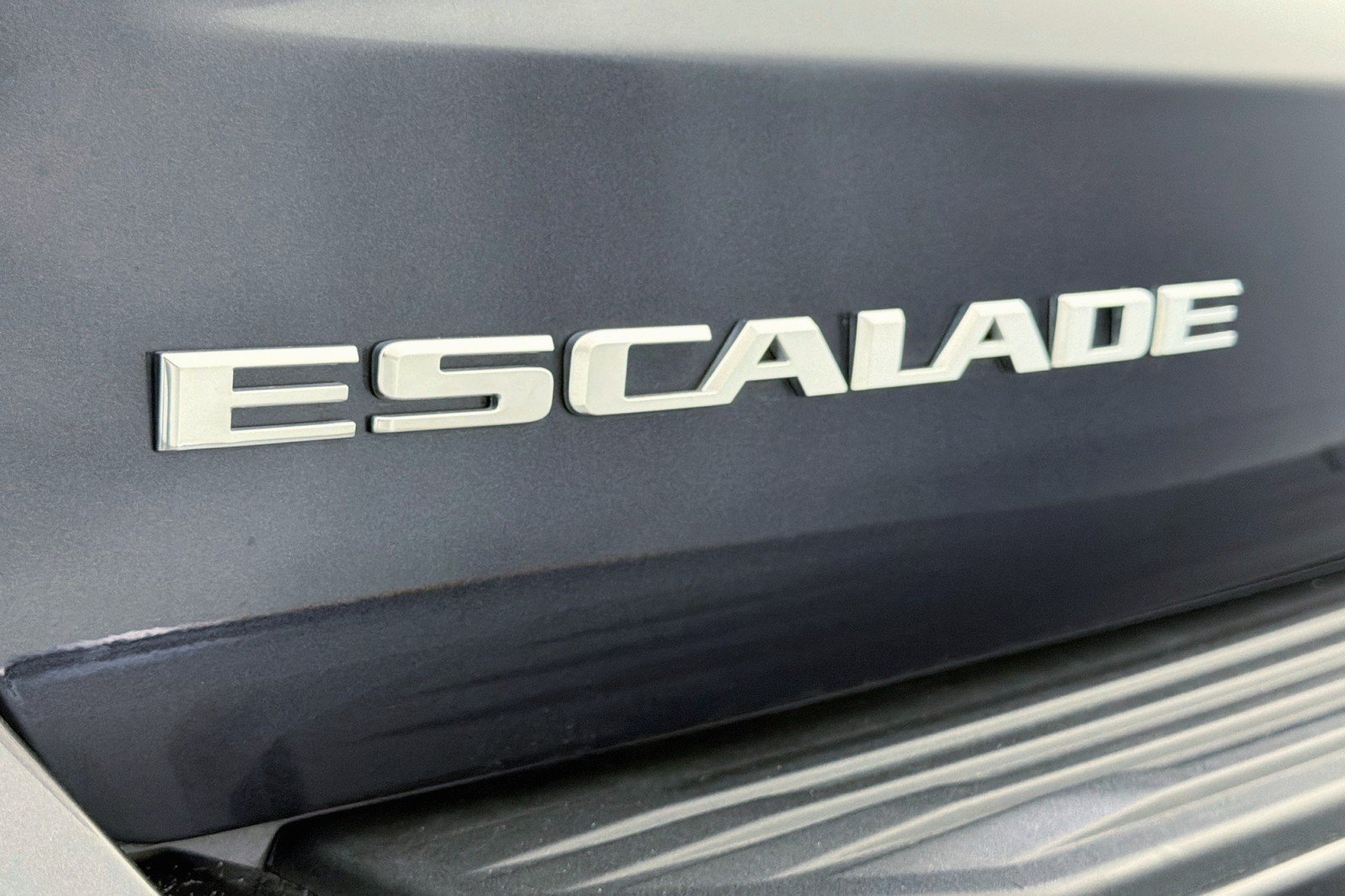 Used 2024 Cadillac Escalade Premium Luxury w/ LPO, Floor Liner Package AWD/4WD image 10
