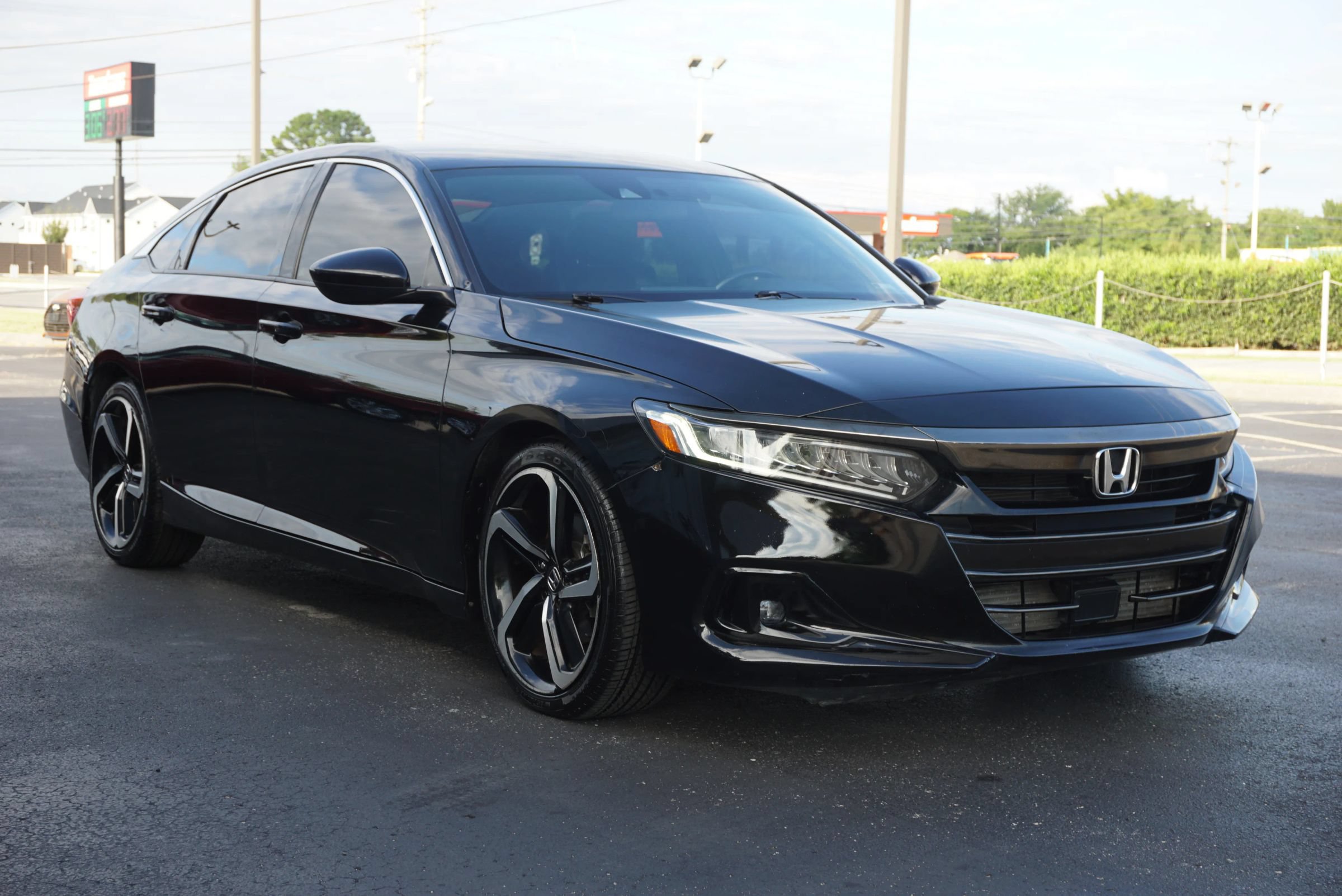 Used 2021 Honda Accord Sport image 3