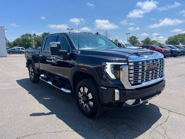Used 2024 GMC Sierra 2500 Denali w/ Denali Reserve Package AWD/4WD image 3
