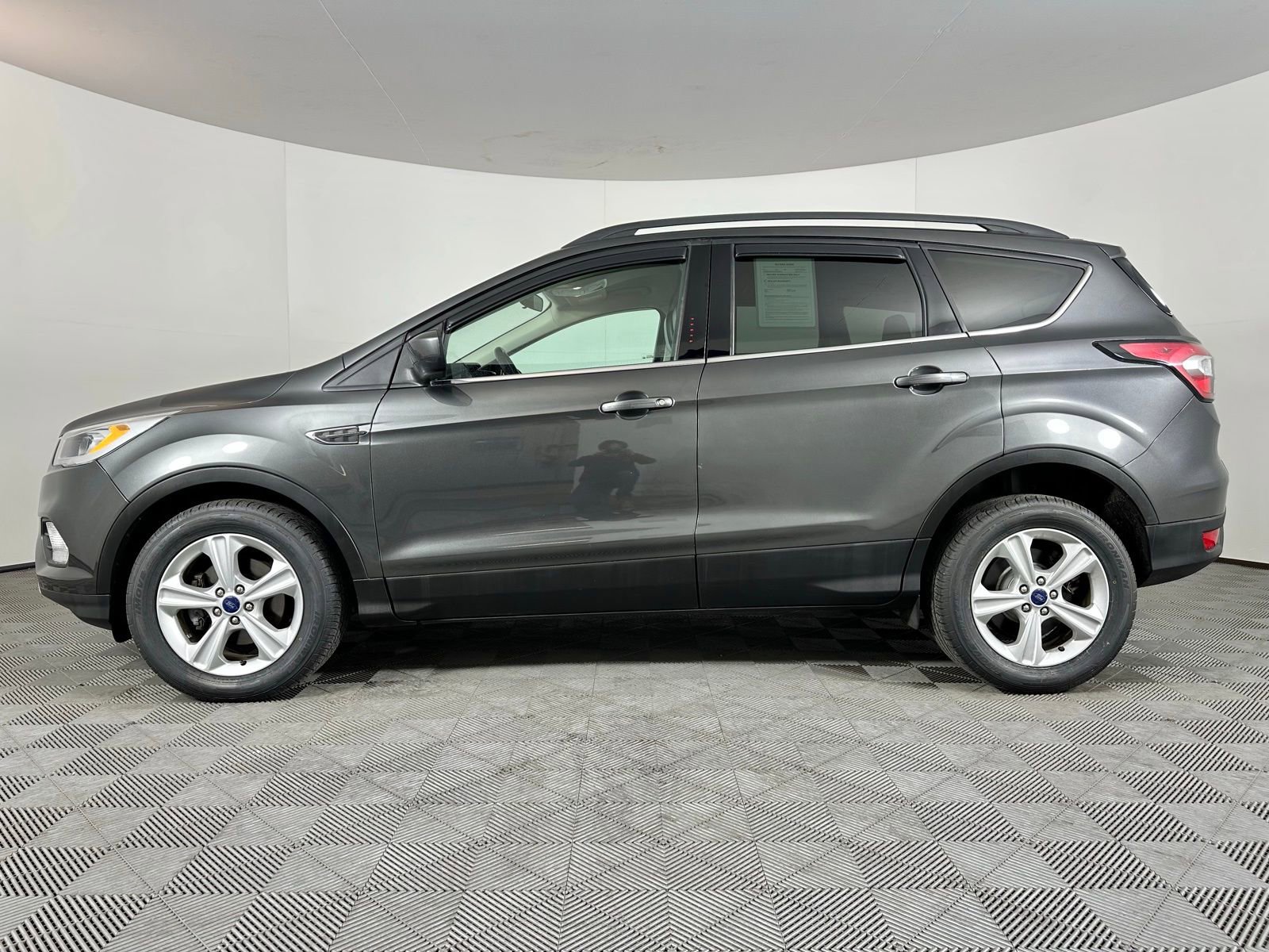 Used 2018 Ford Escape SEL image 18