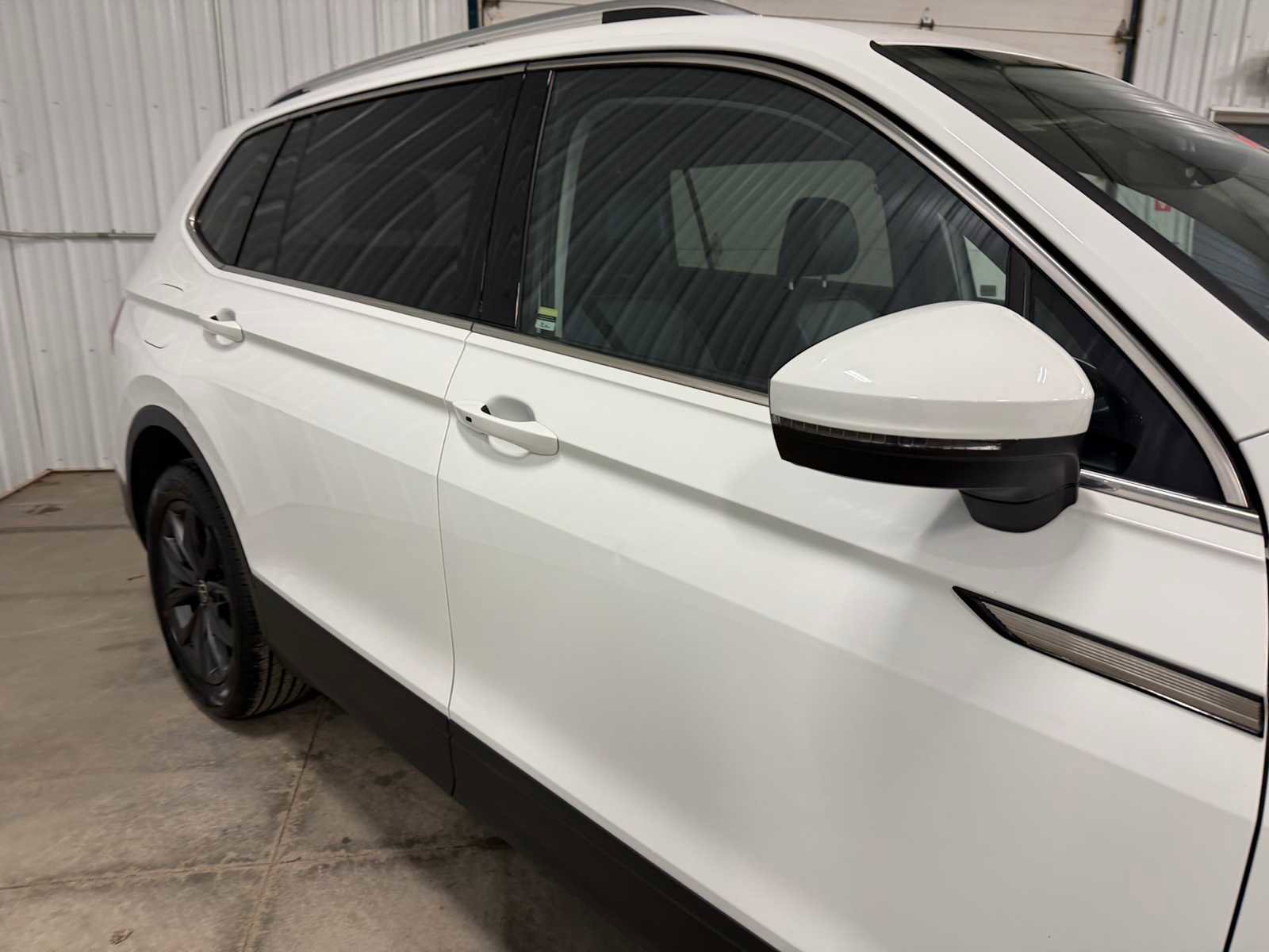 Certified 2022 Volkswagen Tiguan SE FWD image 11