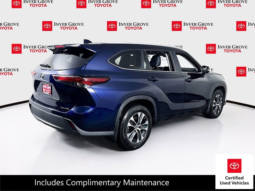 Certified 2025 Toyota Highlander XLE image 6