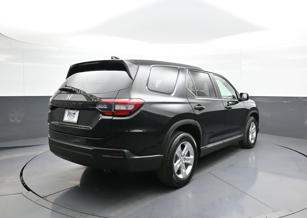 Used 2023 Honda Pilot LX image 6
