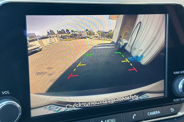 Used 2023 Nissan Rogue SV image 18