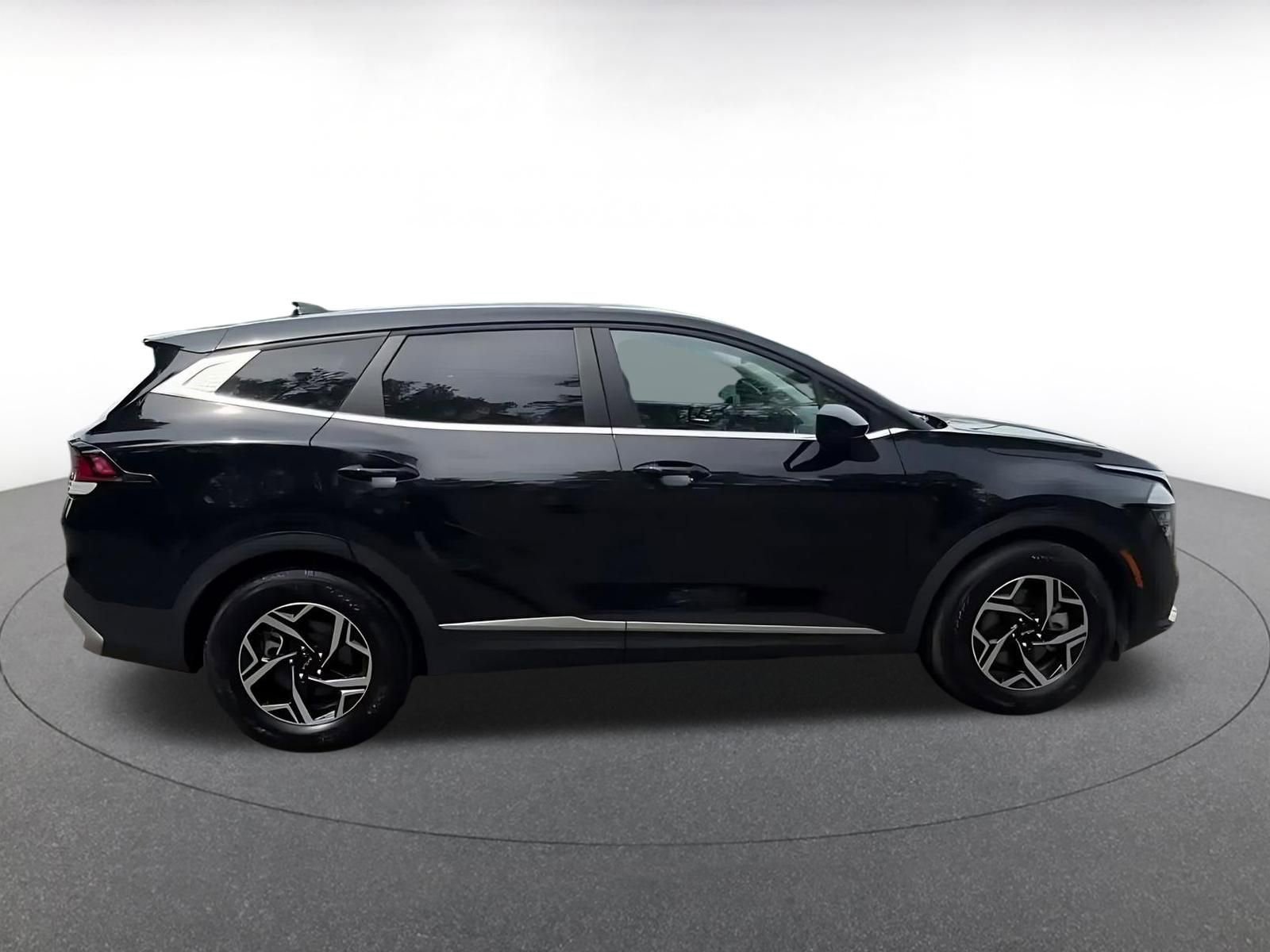 Used 2025 Kia Sportage LX image 16