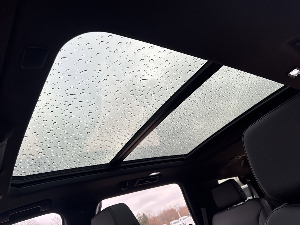 Used 2023 Chevrolet Tahoe Z71 w/ Luxury Package image 24