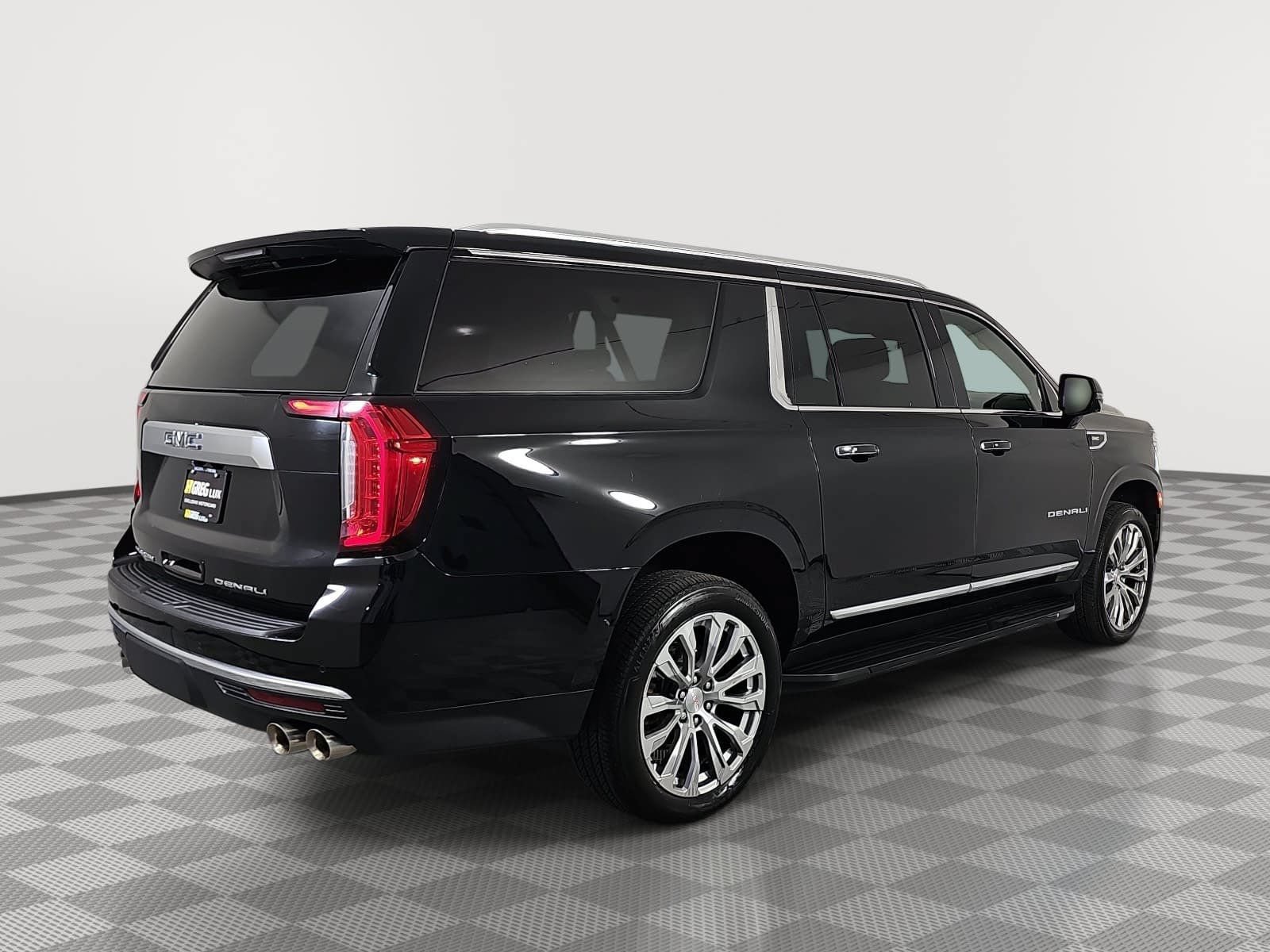 Used 2023 GMC Yukon XL Denali AWD/4WD image 8