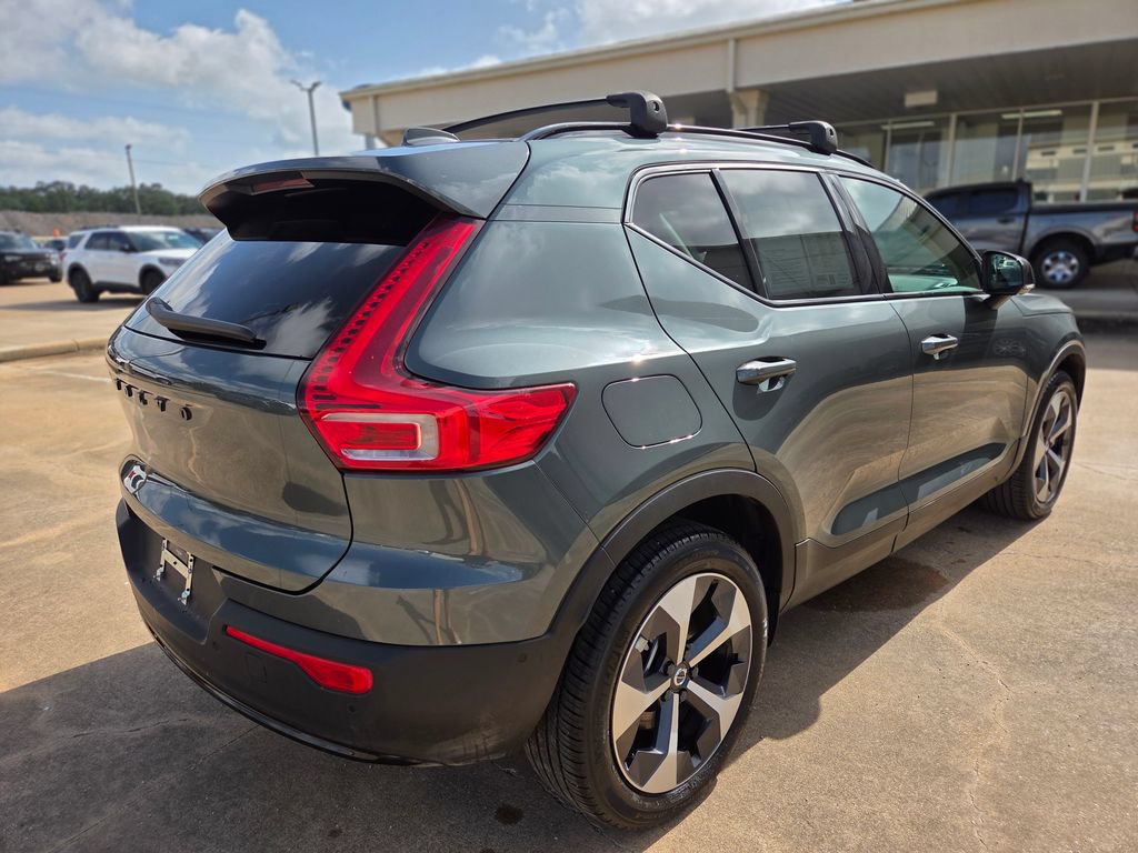 Used 2026 Volvo XC40 B5 Plus w/ Protection Package Premier AWD/4WD image 5