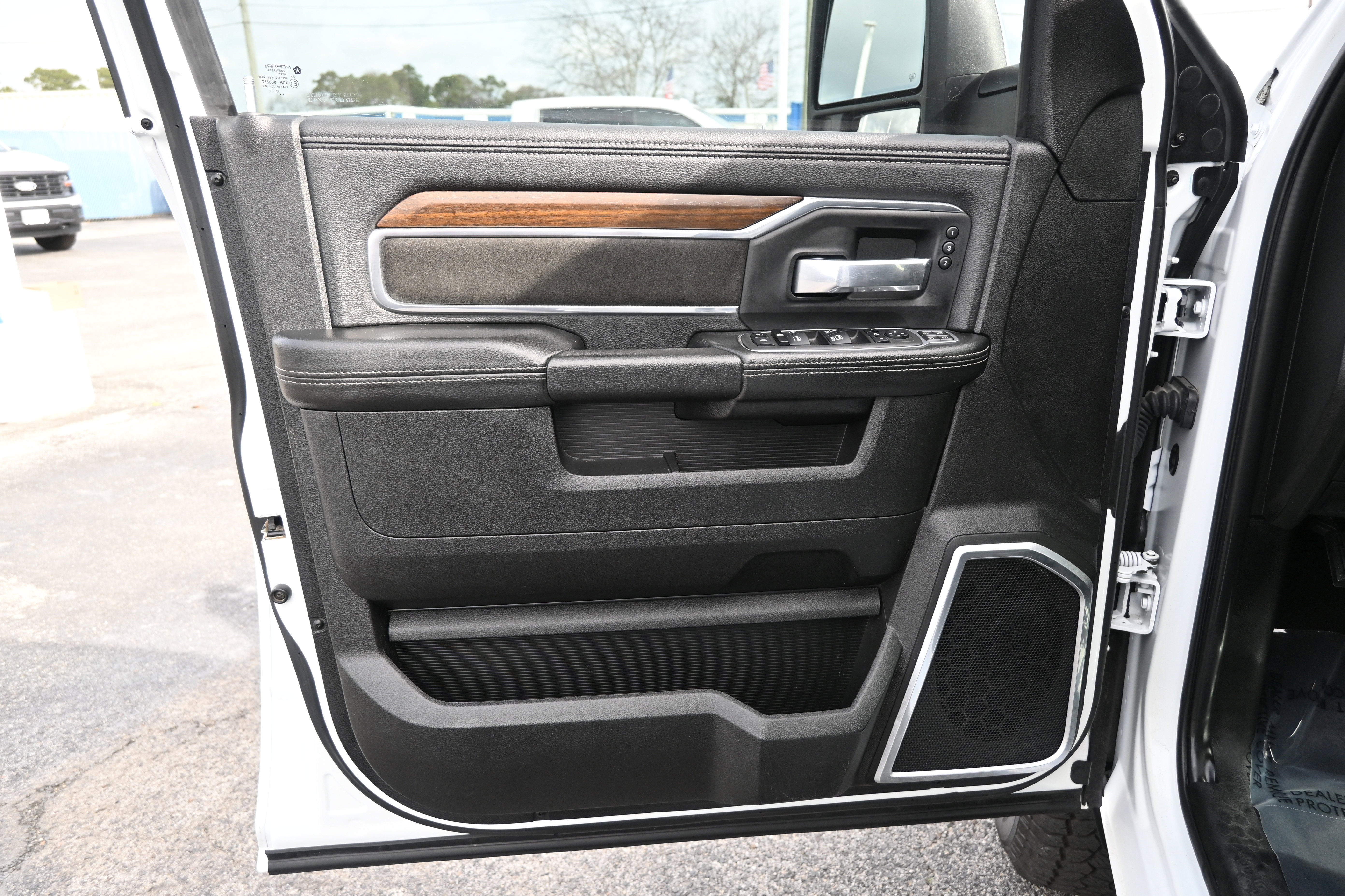 Used 2024 RAM 2500 Laramie image 12