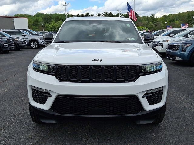 Certified 2024 Jeep Grand Cherokee Limited w/ Black Appearance Package AWD/4WD image 2