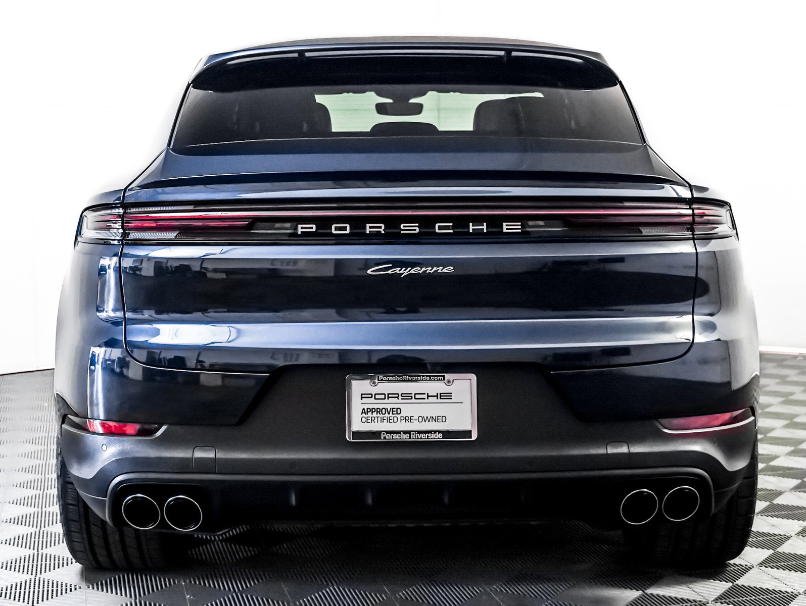 Used 2025 Porsche Cayenne Coupe image 11