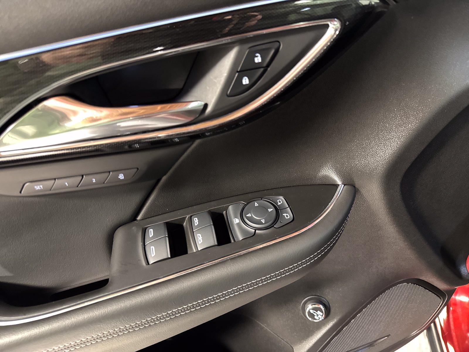 Used 2022 Buick Envision Essence w/ Sport Touring Package FWD image 12