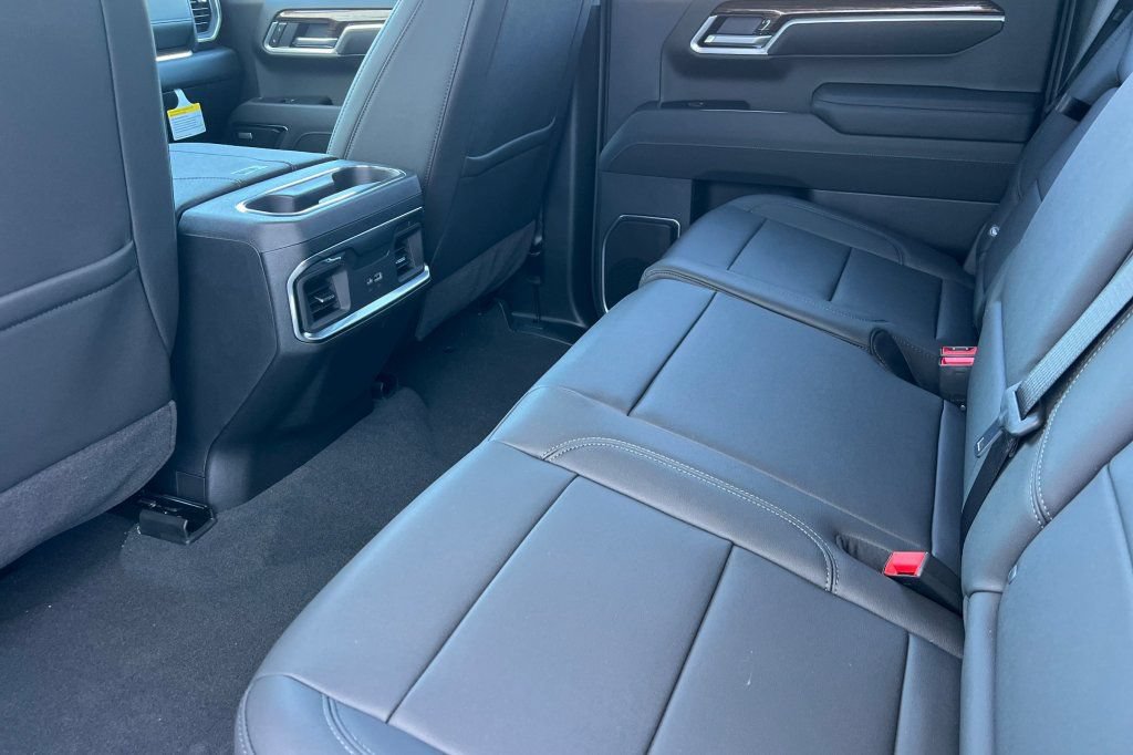 New 2026 GMC Sierra 1500 Elevation w/ Elevation Premium Package AWD/4WD image 9