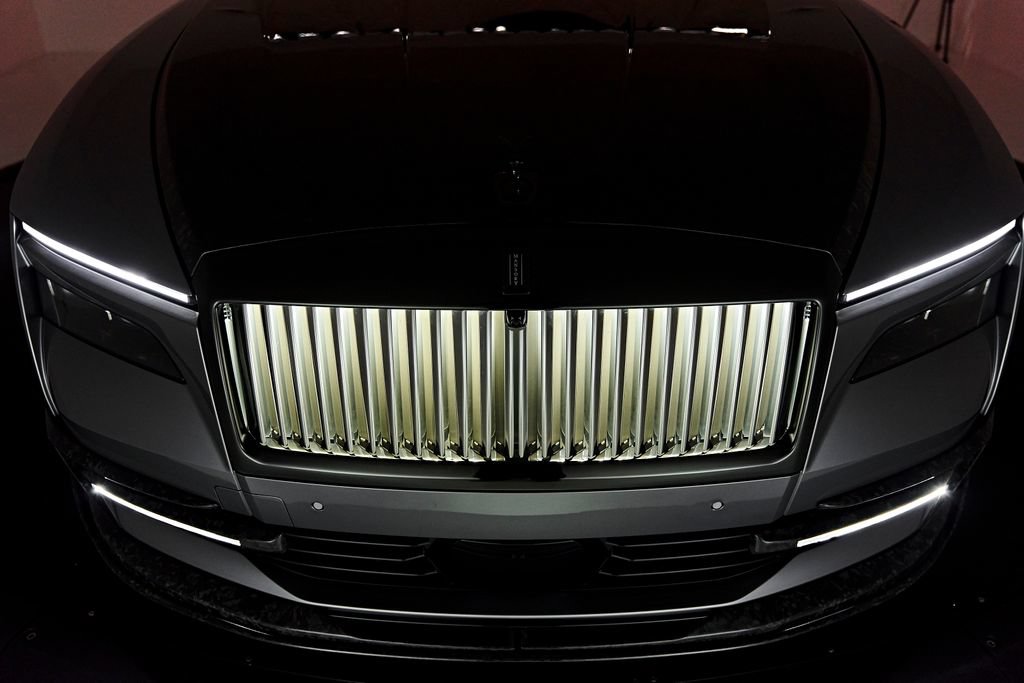 Used 2025 Rolls-Royce Spectre Black Badge AWD/4WD image 54