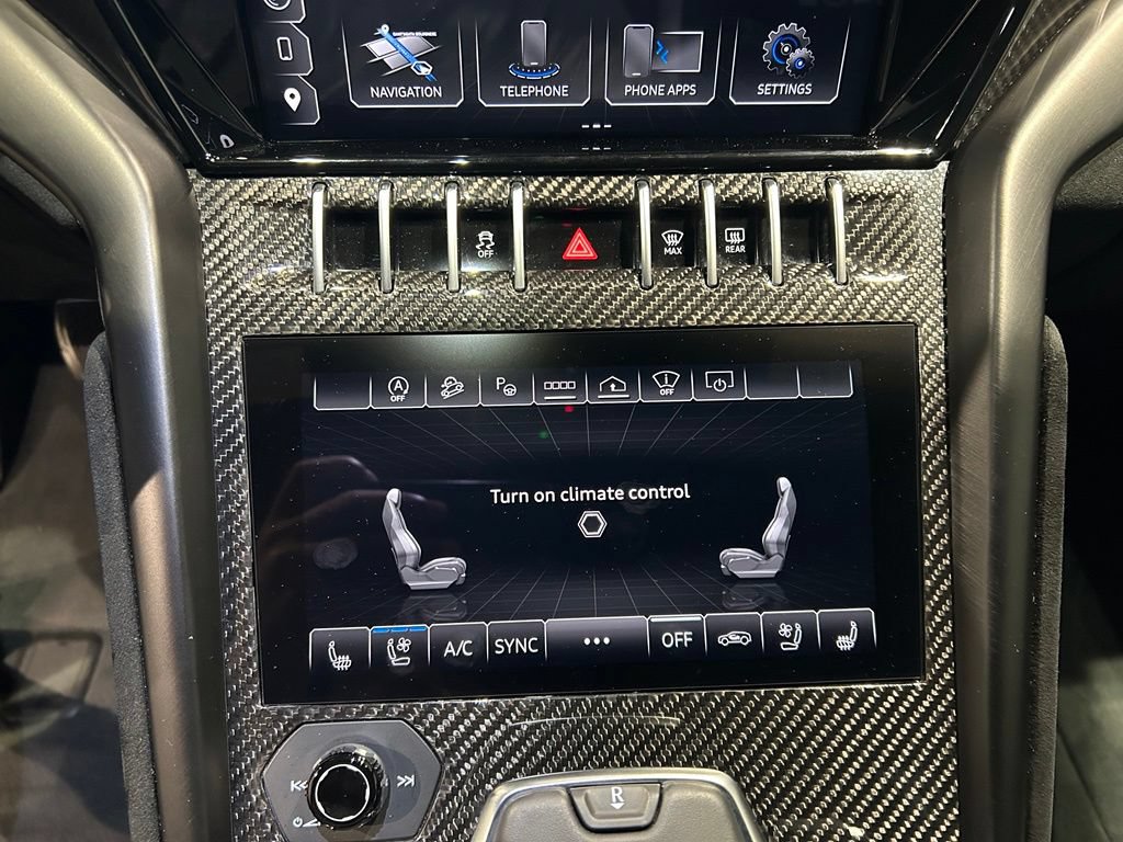 Used 2024 Lamborghini Urus Performante AWD/4WD image 24