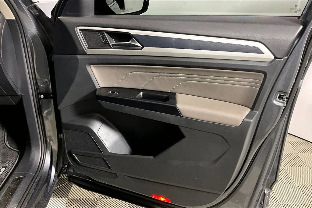Used 2021 Volkswagen Atlas SE w/ Panoramic Sunroof Package image 19