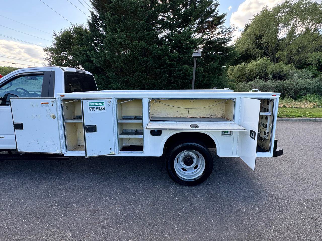 Used 2019 Ford F550 2WD Regular Cab Super Duty image 10