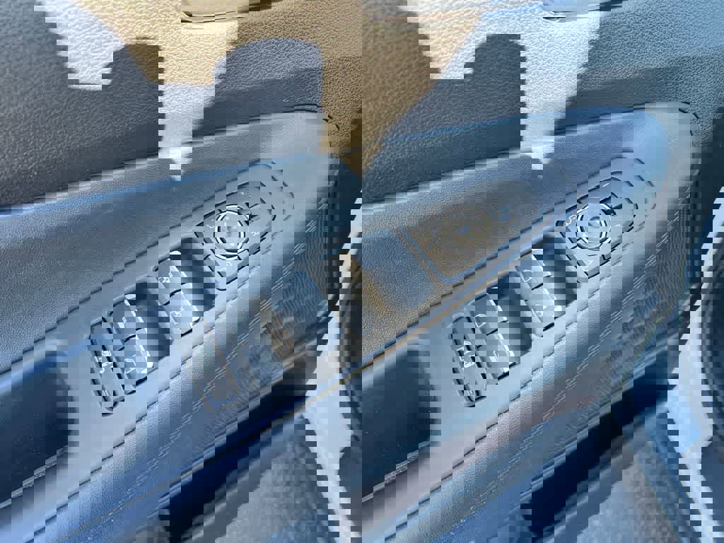 Used 2023 Hyundai Santa Fe SEL image 16