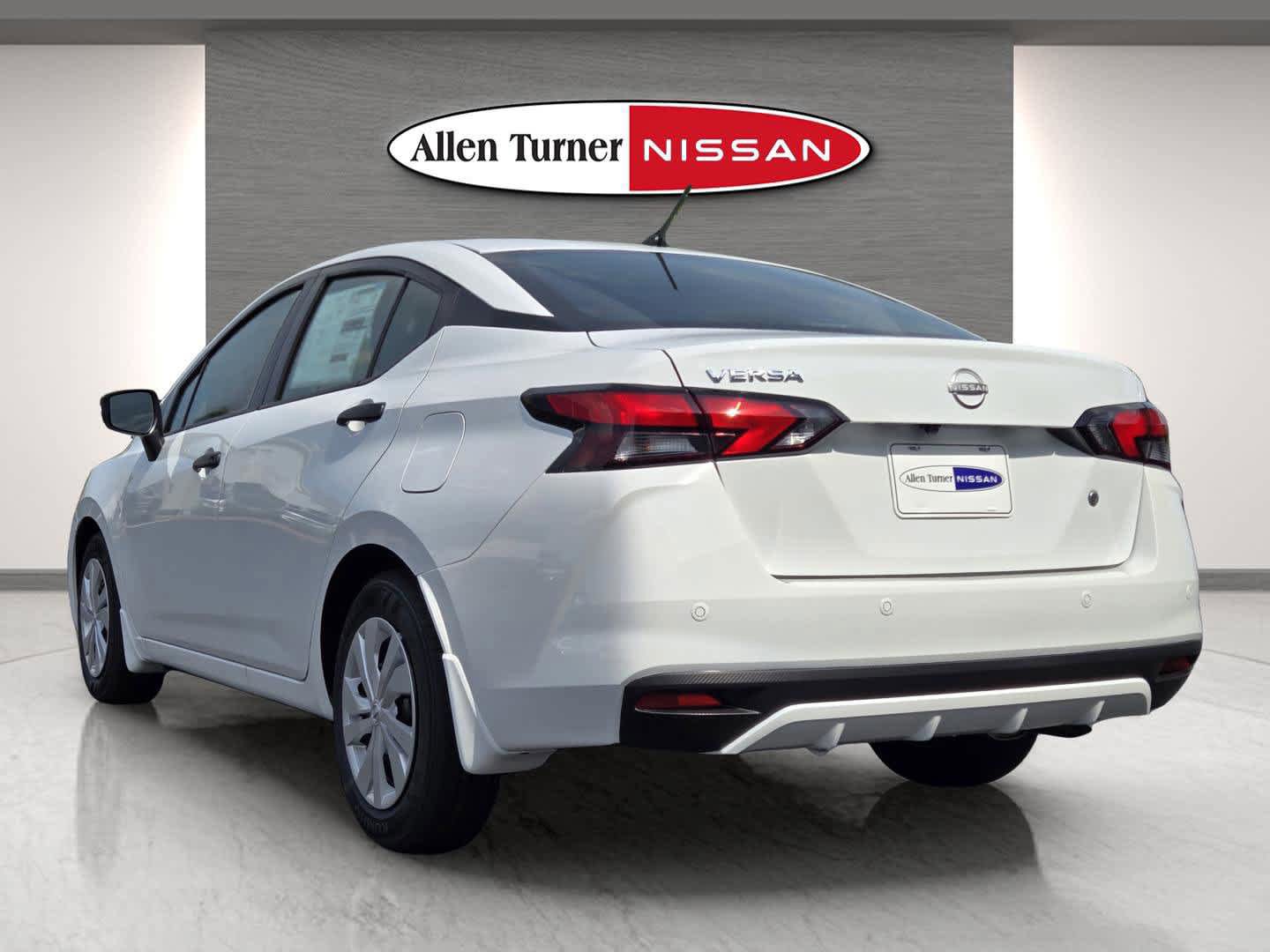 Used 2025 Nissan Versa S w/ Trunk Package FWD image 9