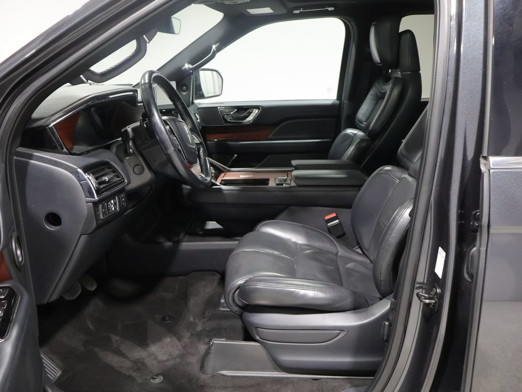 Used 2022 Lincoln Navigator Reserve AWD/4WD image 10