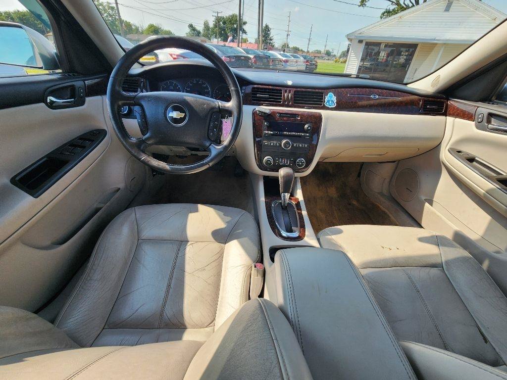 Used 2012 Chevrolet Impala LTZ FWD image 12