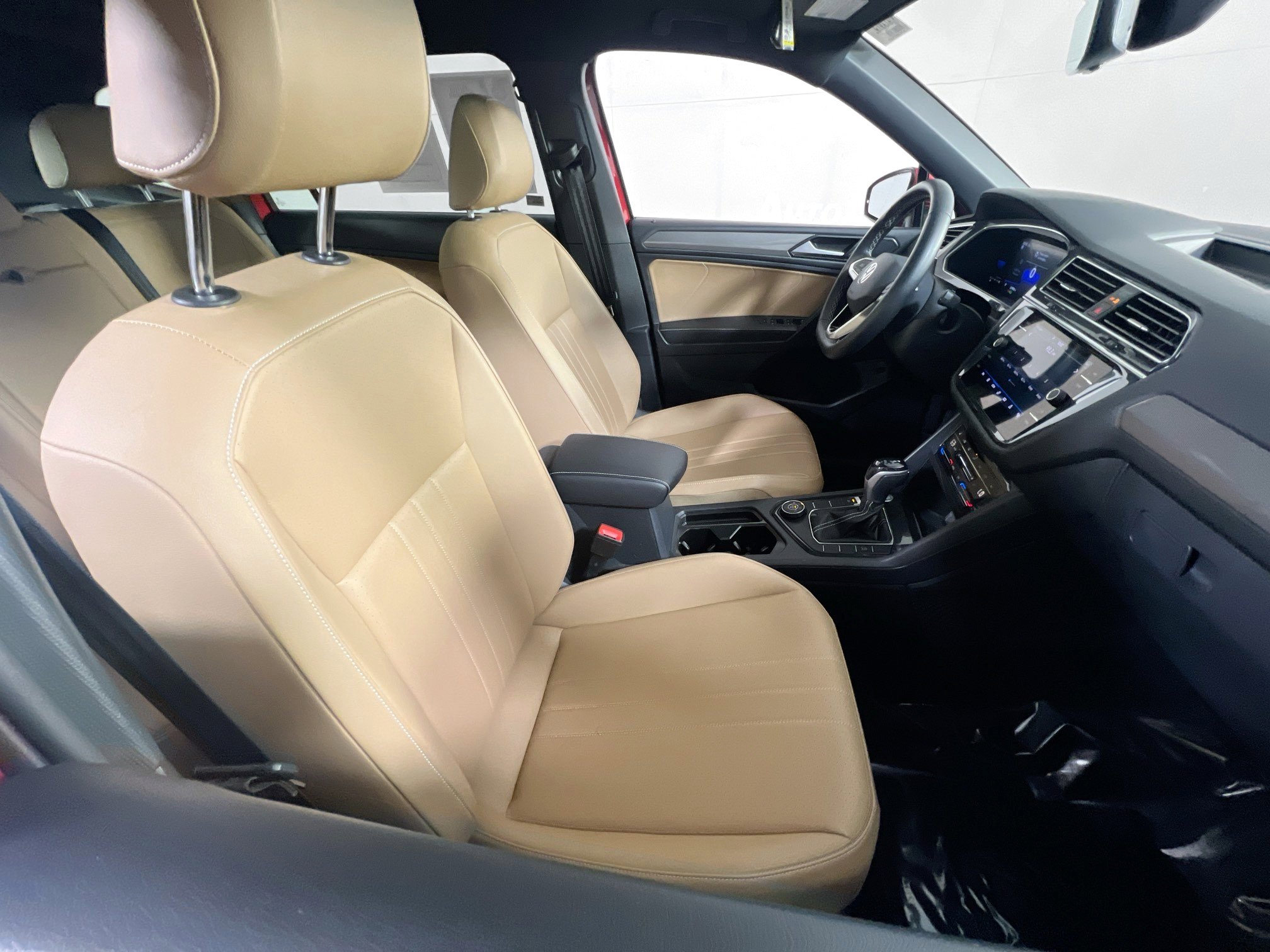 Used 2022 Volkswagen Tiguan SE AWD/4WD image 27