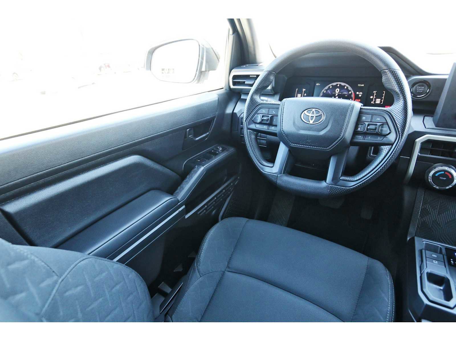 Used 2025 Toyota Tacoma SR image 6