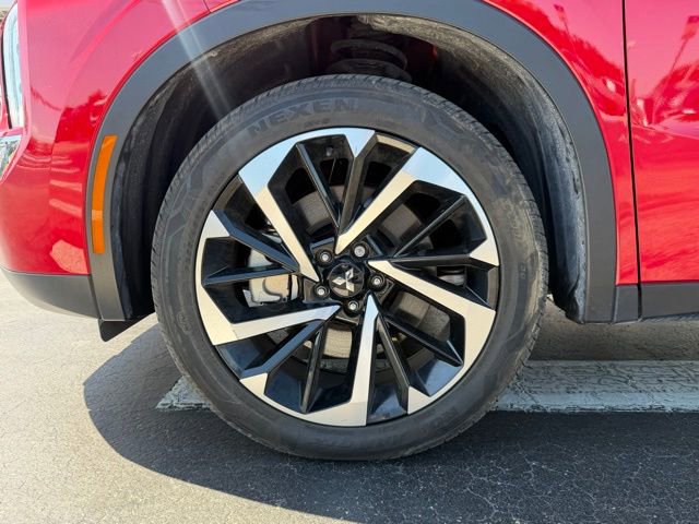 Used 2024 Mitsubishi Outlander SE Black Edition FWD image 7