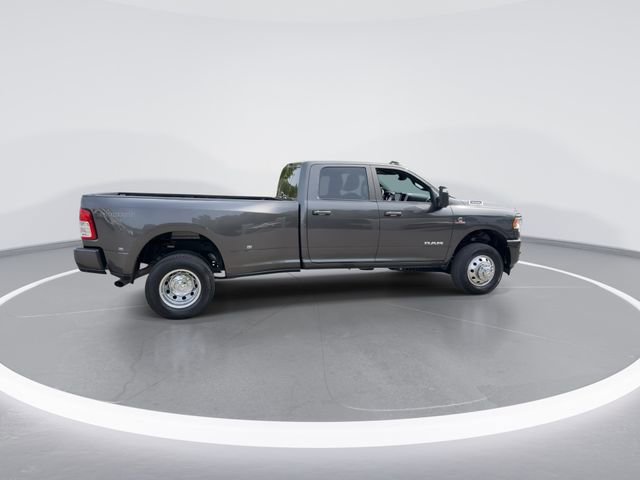 Used 2024 RAM 3500 Big Horn w/ Sport Appearance Package image 9