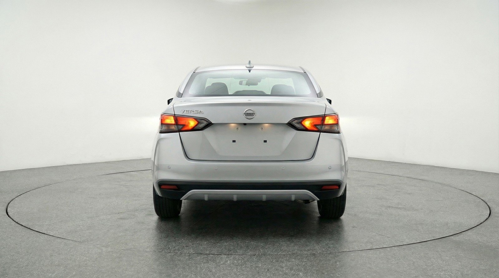 Used 2025 Nissan Versa SV image 7