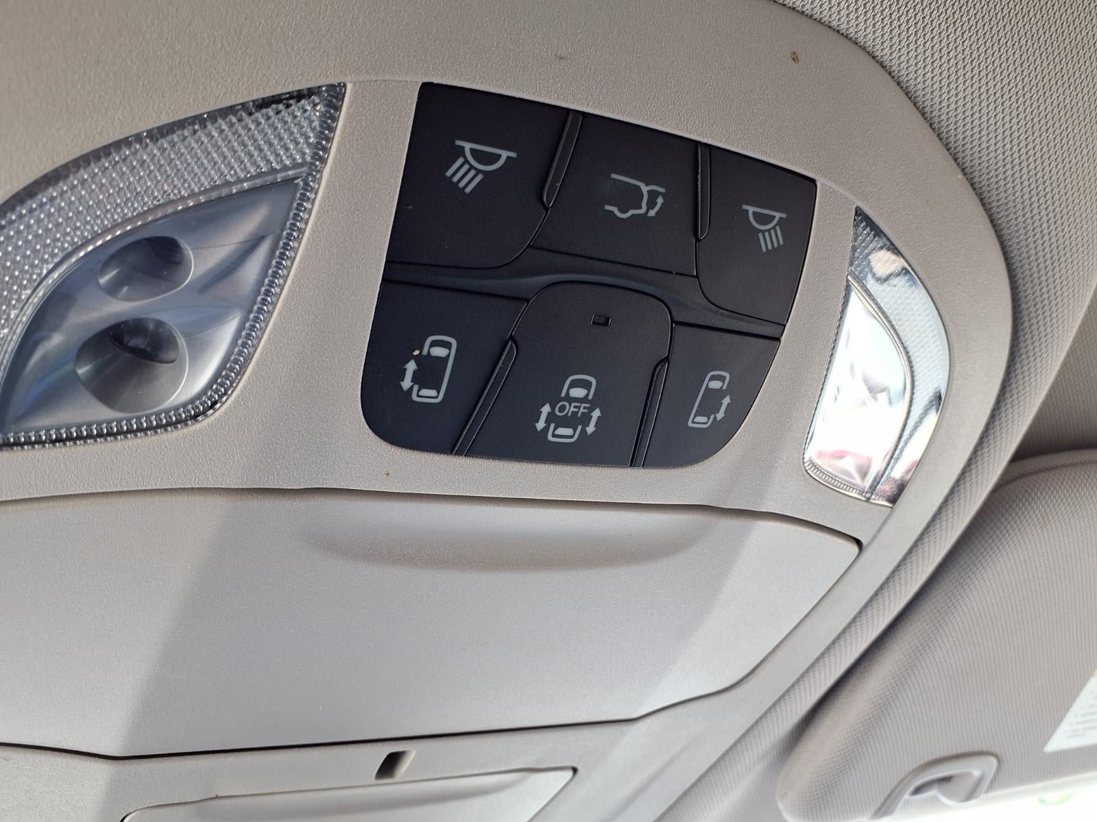 Certified 2022 Chrysler Pacifica Touring-L AWD/4WD image 18
