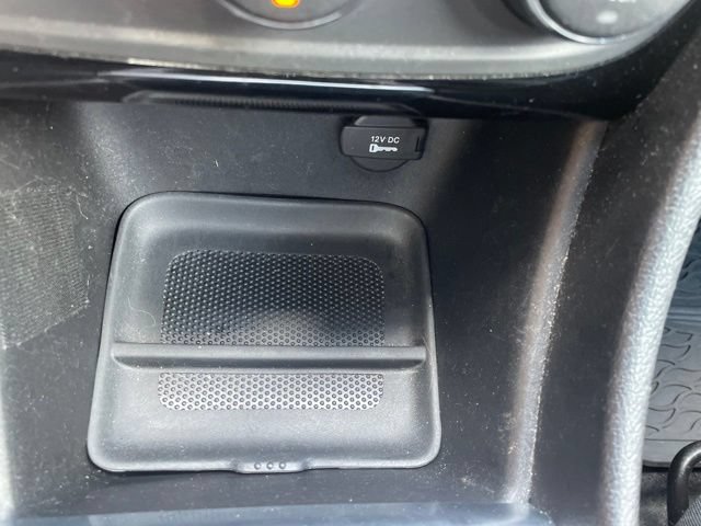 Used 2011 Chrysler 200 Touring FWD image 32