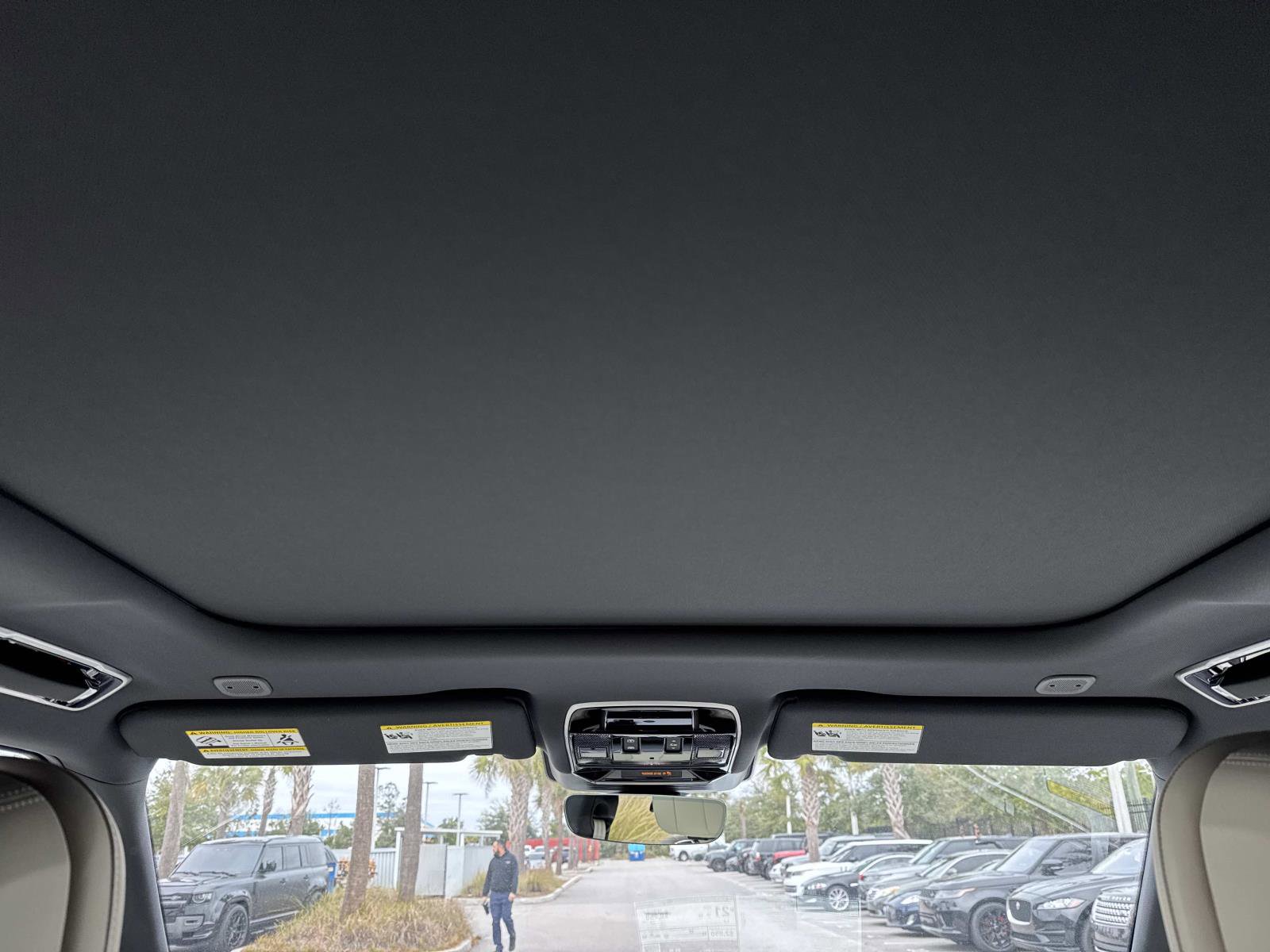 Used 2026 Land Rover Range Rover SE image 18