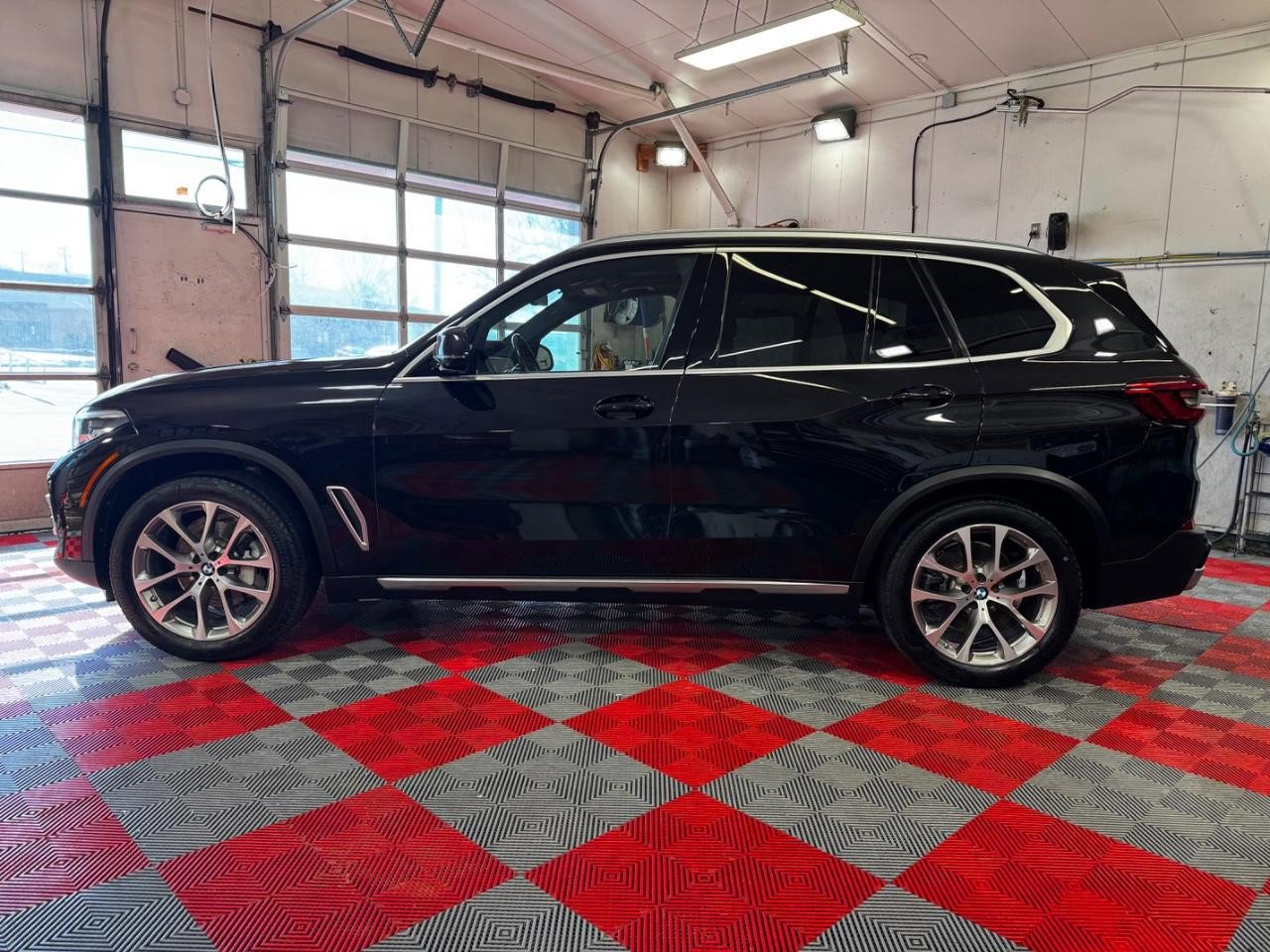 Used 2019 BMW X5 xDrive40i w/ Premium Package 2 image 4