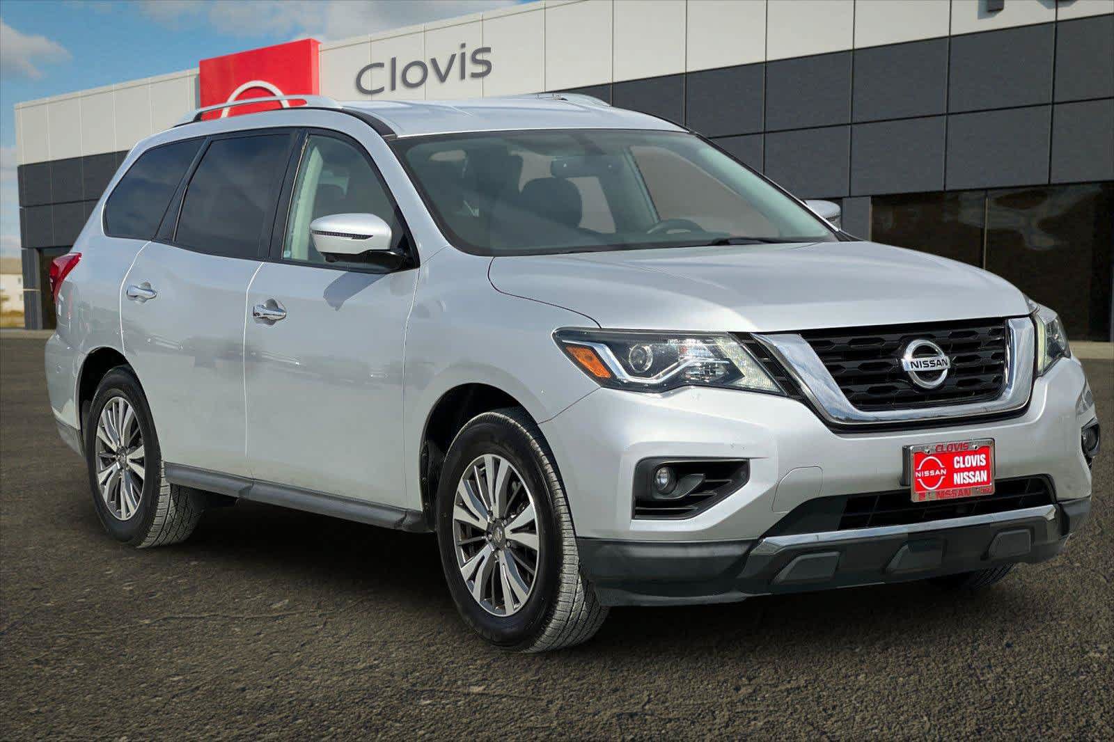 Used 2018 Nissan Pathfinder SL FWD image 10