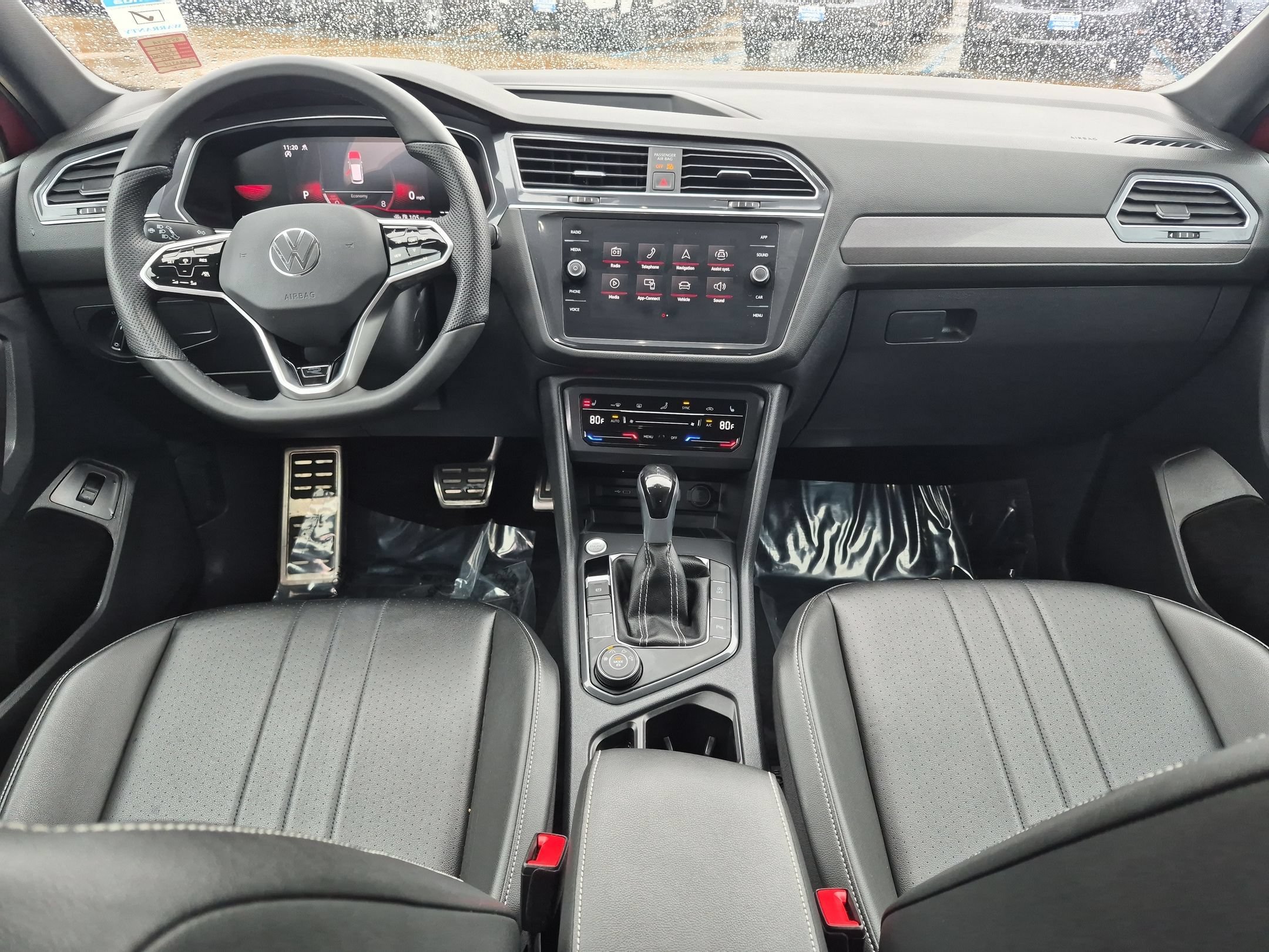Used 2024 Volkswagen Tiguan SE R-Line w/ MDO Package, Two-Row AWD/4WD image 24