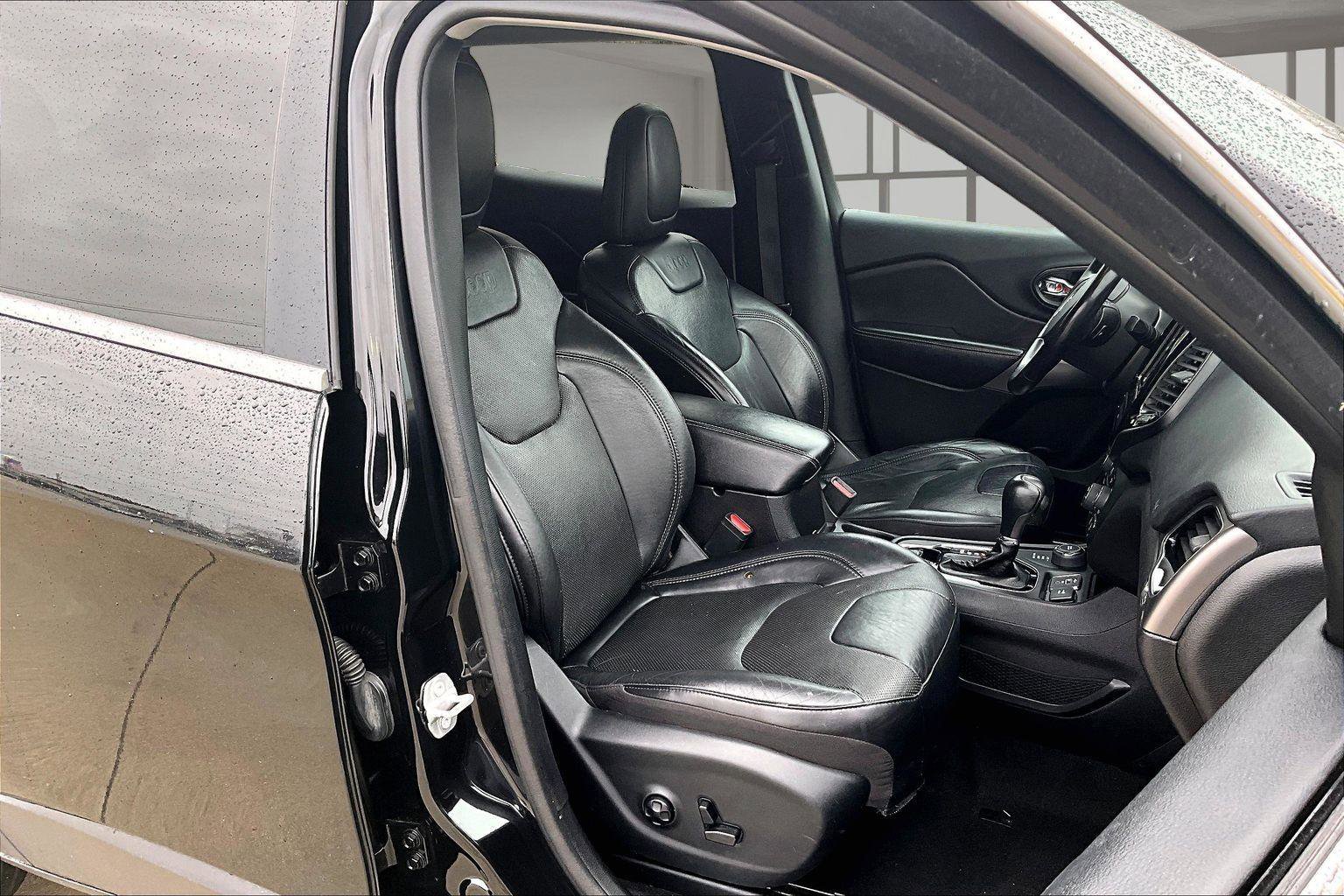 Used 2020 Jeep Cherokee Limited image 8