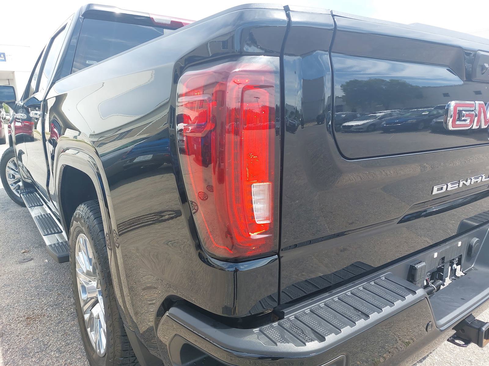 Used 2025 GMC Sierra 1500 Denali w/ Technology Package AWD/4WD image 36