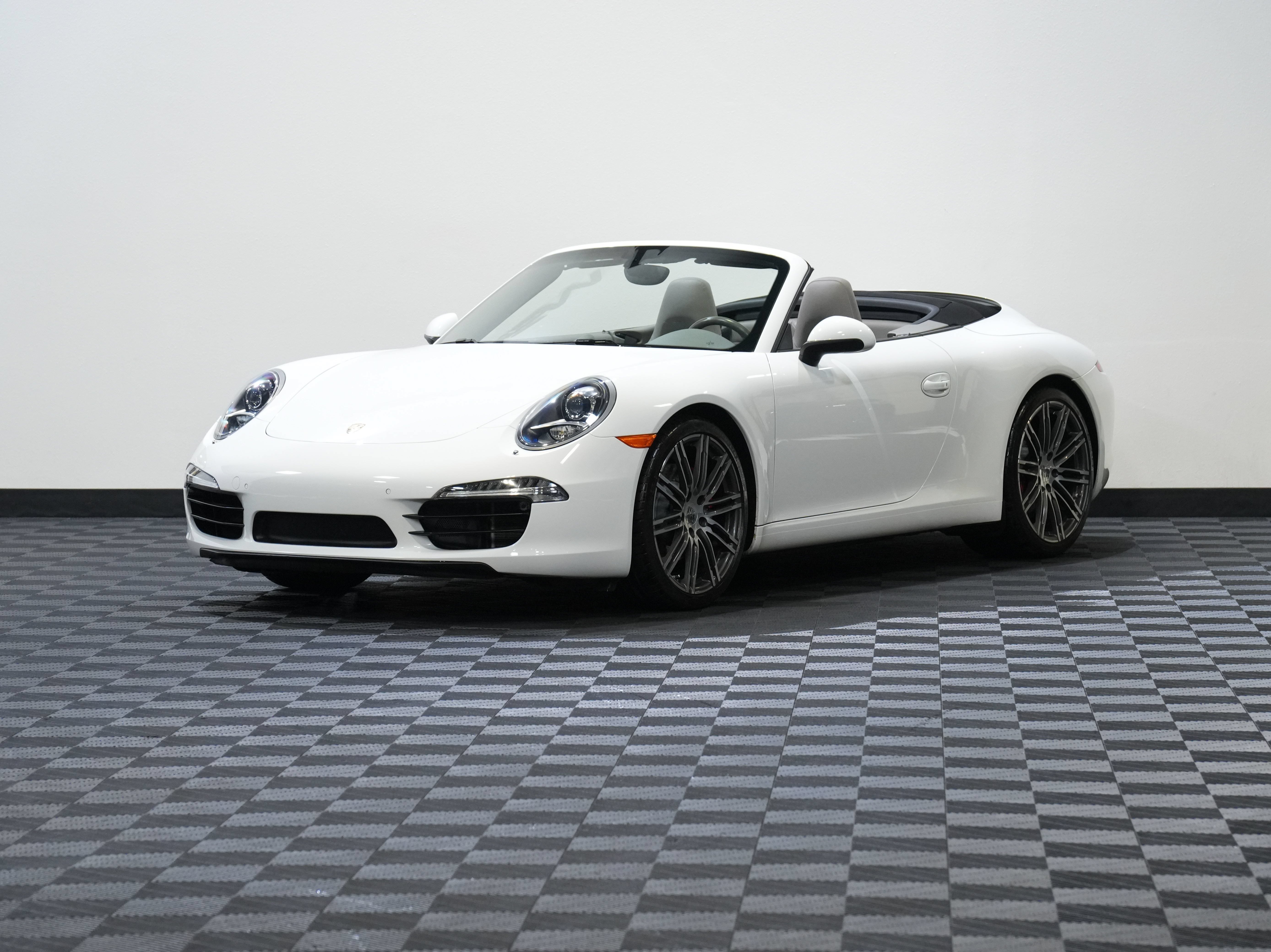 Used 2016 Porsche 911 Carrera S w/ Sport Chrono Package RWD image 3