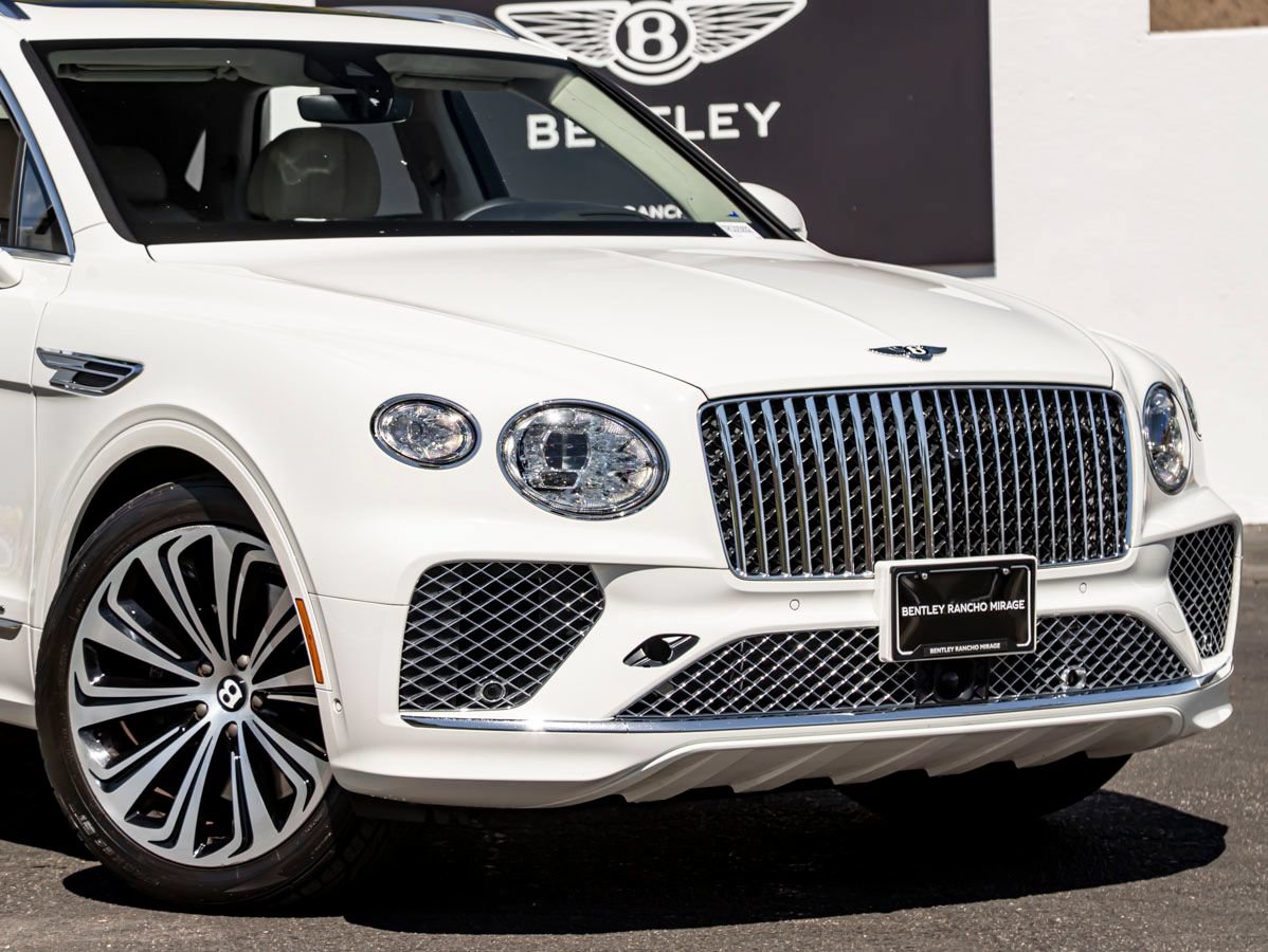 Used 2024 Bentley Bentayga AWD/4WD image 10
