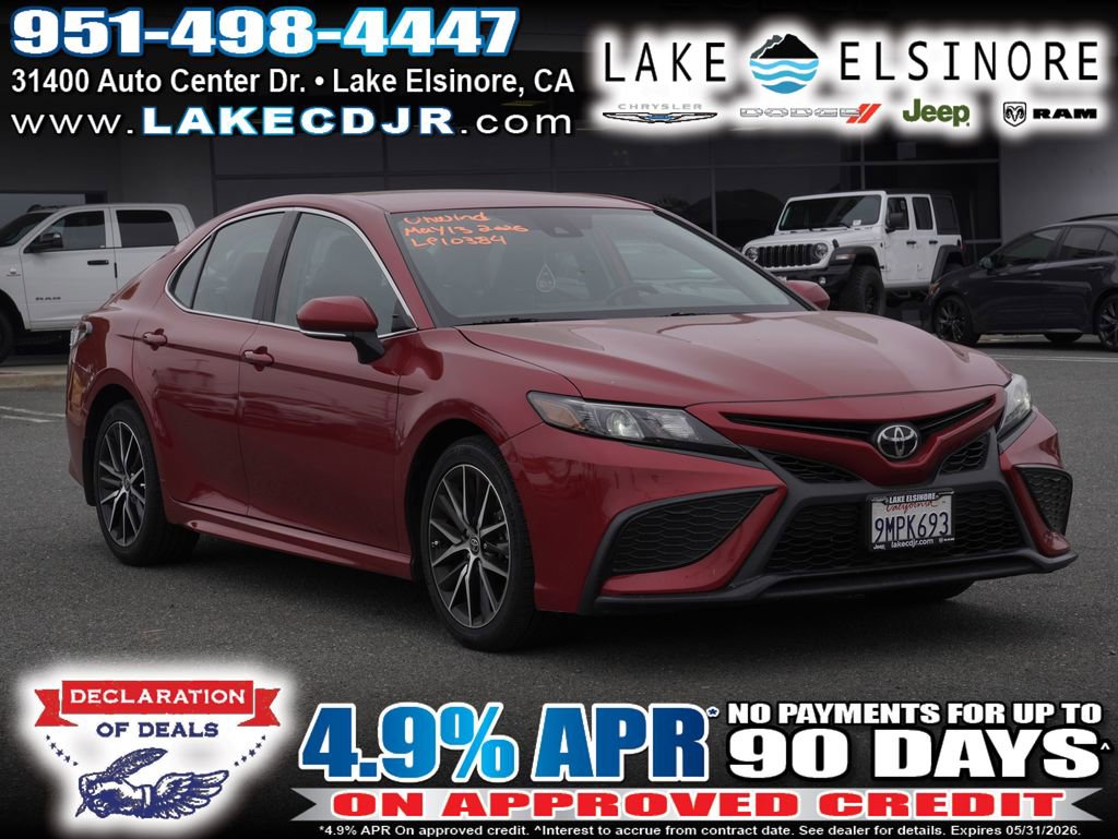Used 2024 Toyota Camry SE FWD image 1