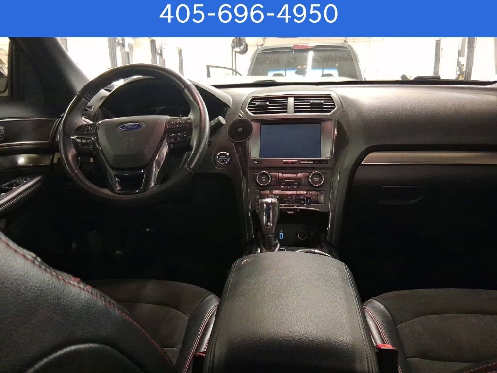 Used 2018 Ford Explorer XLT w/ Equipment Group 202A image 13