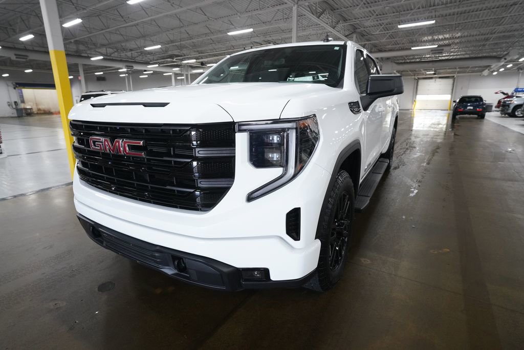 Used 2023 GMC Sierra 1500 Elevation w/ Preferred Package AWD/4WD image 12