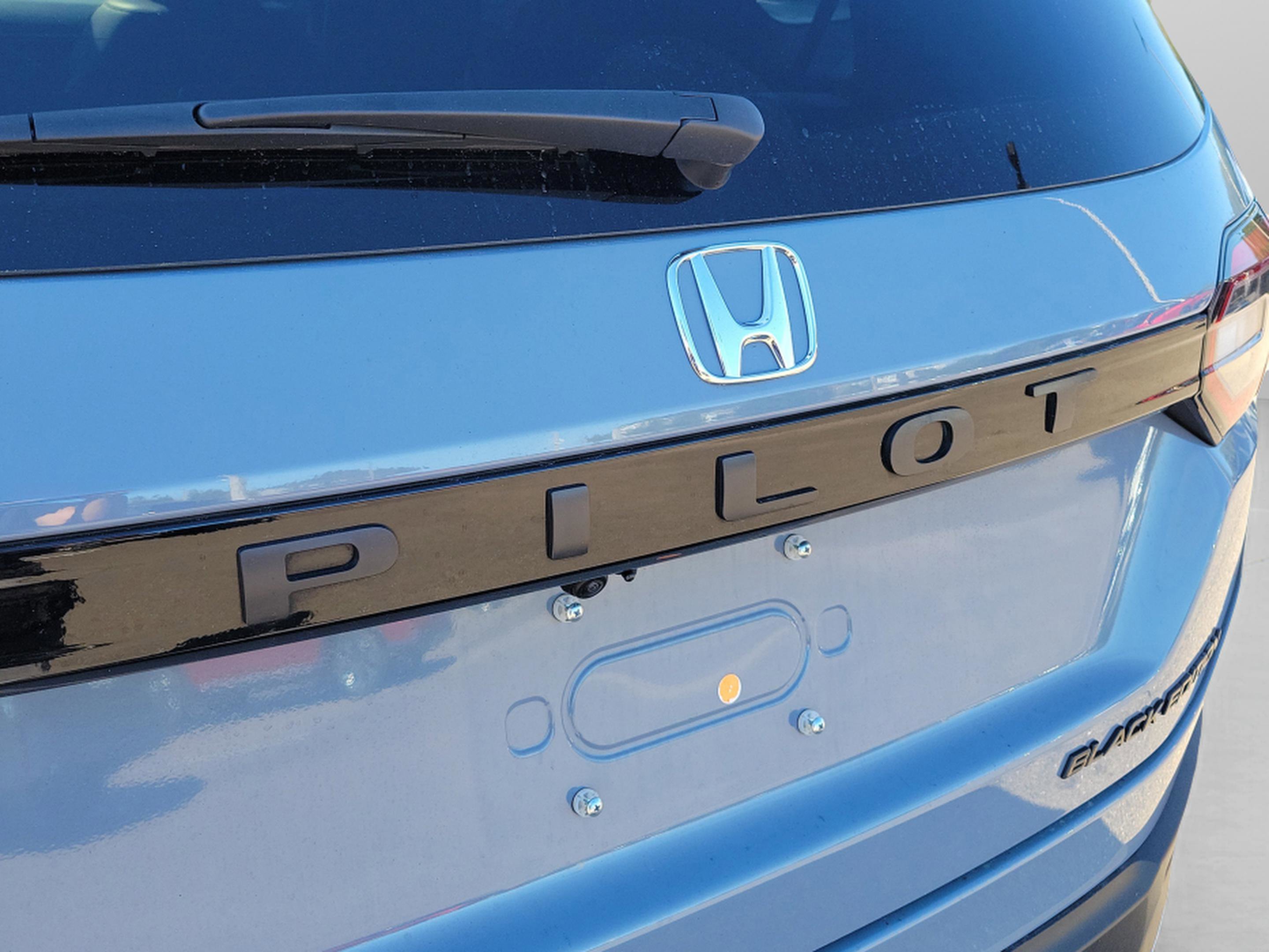Certified 2025 Honda Pilot Black Edition image 28