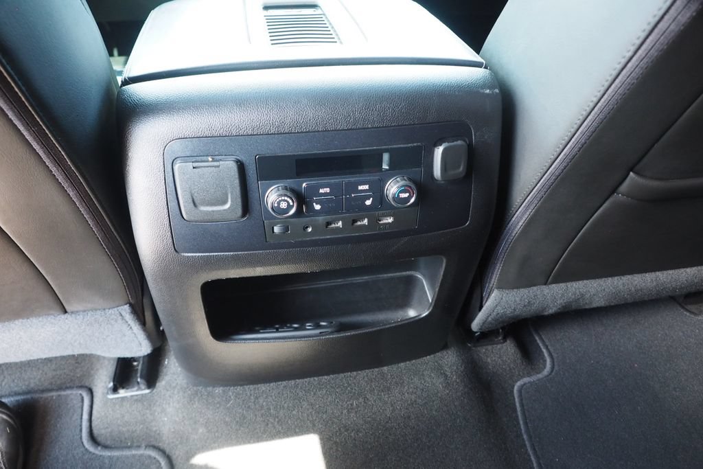 Used 2018 GMC Yukon Denali AWD/4WD image 17